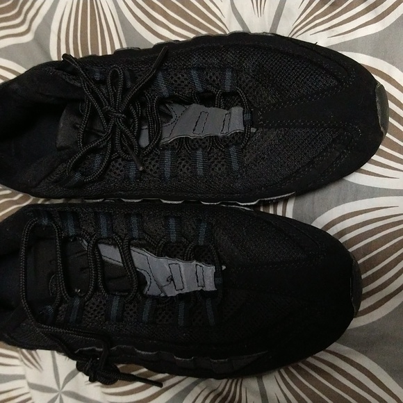 Shoes - Picture 7 of 8